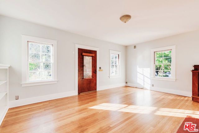 1005 W Kensington Road, Los Angeles, CA 90026