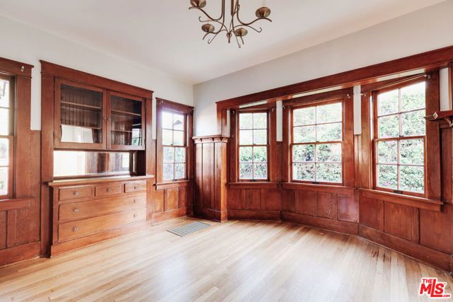 1005 W Kensington Road, Los Angeles, CA 90026