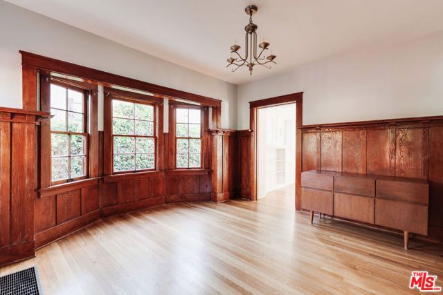 1005 W Kensington Road, Los Angeles, CA 90026