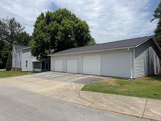 409 Butcher Boulevard, Loogootee, IN 47553