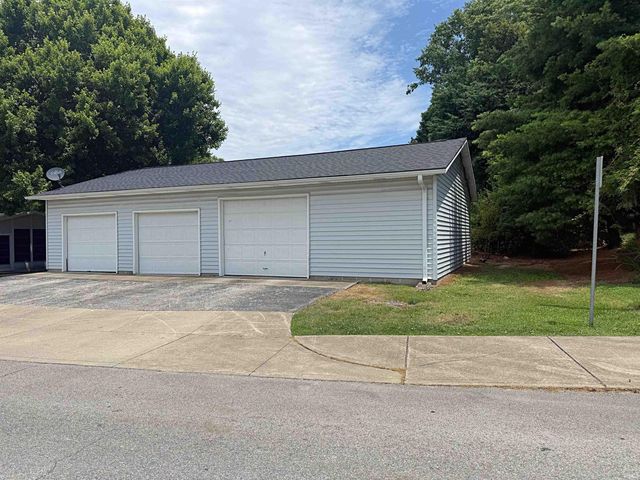 409 Butcher Boulevard, Loogootee, IN 47553