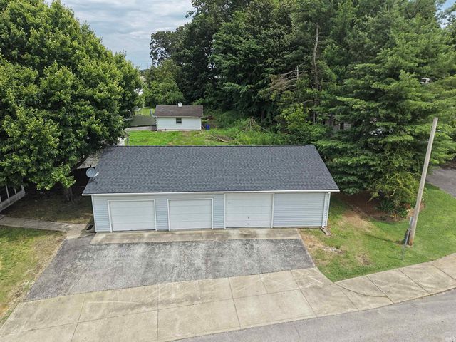 409 Butcher Boulevard, Loogootee, IN 47553