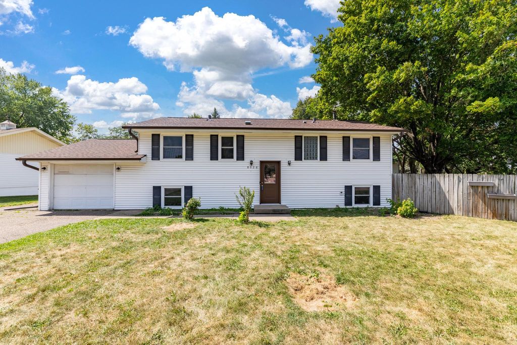 8026 Hynes Avenue S, Cottage Grove, MN 55016 — photo 2