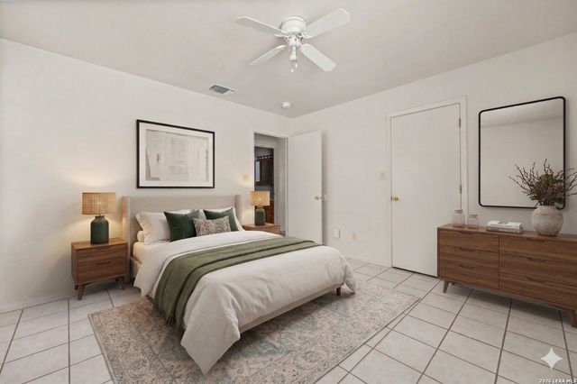 1118 W Goodwin, Pleasanton, TX 78064