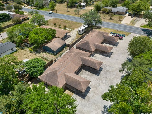 1118 W Goodwin, Pleasanton, TX 78064