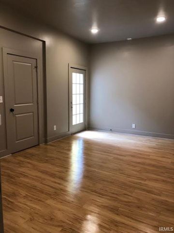 425 N Walnut Street, Bloomington, IN 47404