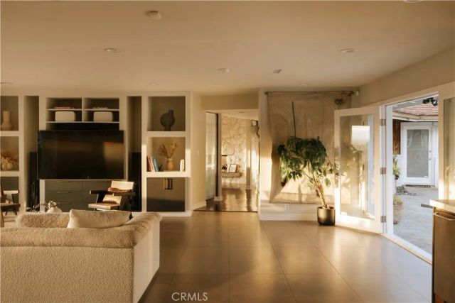 4173 Regal Oak, Encino, CA 91436