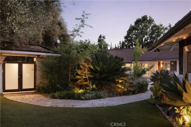 4173 Regal Oak, Encino, CA 91436