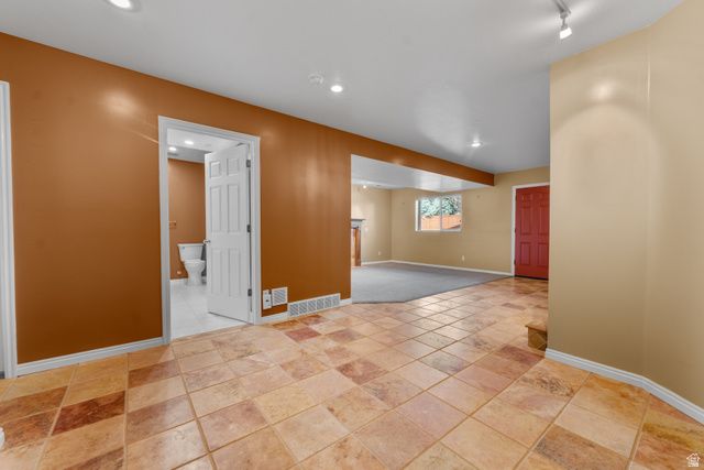 1447 E EDGECLIFF DR, Sandy, UT 84092