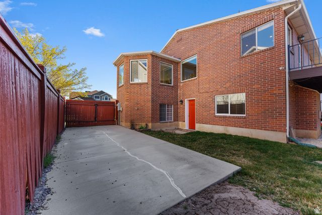 1447 E EDGECLIFF DR, Sandy, UT 84092