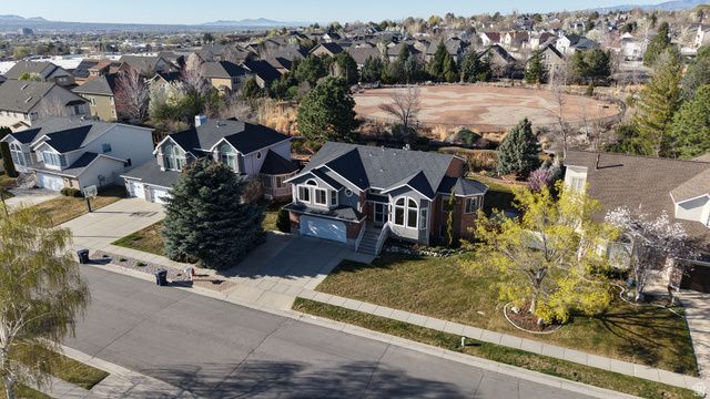 1447 E EDGECLIFF DR, Sandy, UT 84092