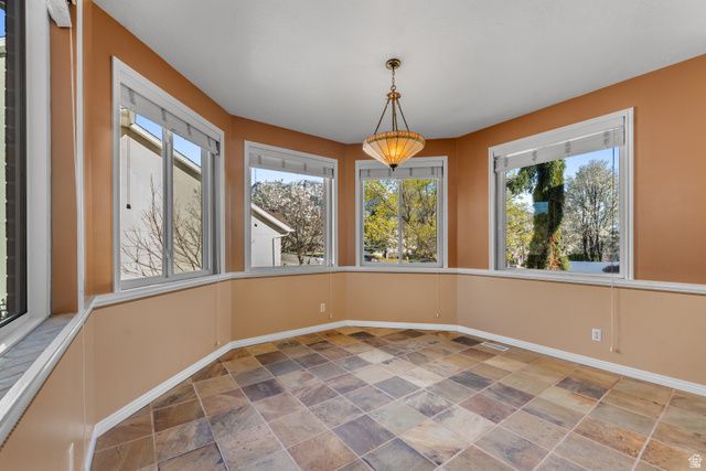 1447 E EDGECLIFF DR, Sandy, UT 84092