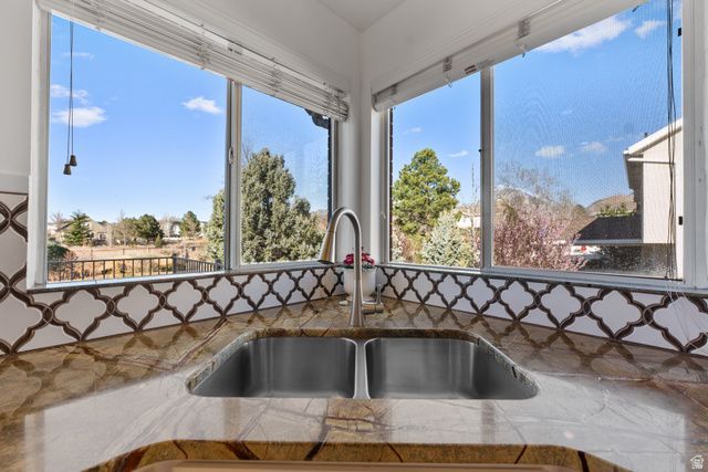 1447 E EDGECLIFF DR, Sandy, UT 84092