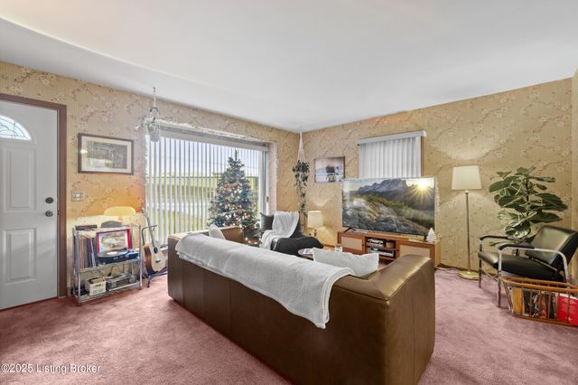 5307 Grant Line Rd, New Albany, IN 47150