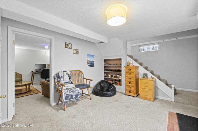 5307 Grant Line Rd, New Albany, IN 47150