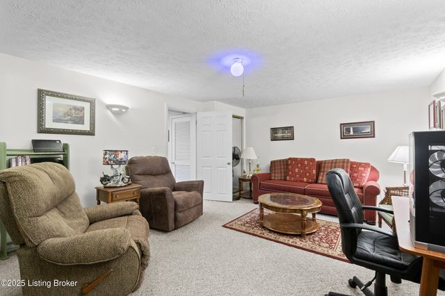 5307 Grant Line Rd, New Albany, IN 47150