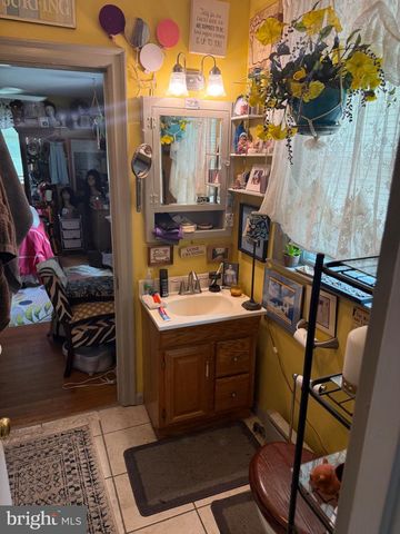 7910 OLD YORK RD, Elkins Park, PA 19027