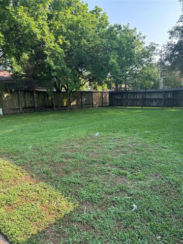 250 El Dorado Blvd Boulevard 302, Houston, TX 77598