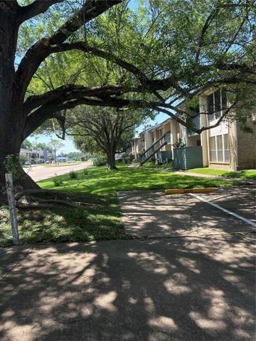 250 El Dorado Blvd Boulevard 302, Houston, TX 77598
