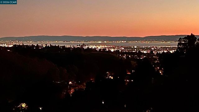7033 Buckingham Blvd, Berkeley, CA 94705