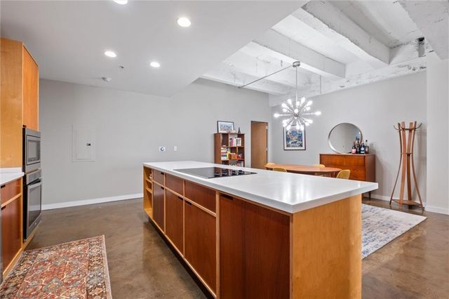 21 W 10th Street 7D, Kansas City, MO 64105