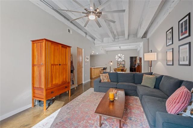 21 W 10th Street 7D, Kansas City, MO 64105