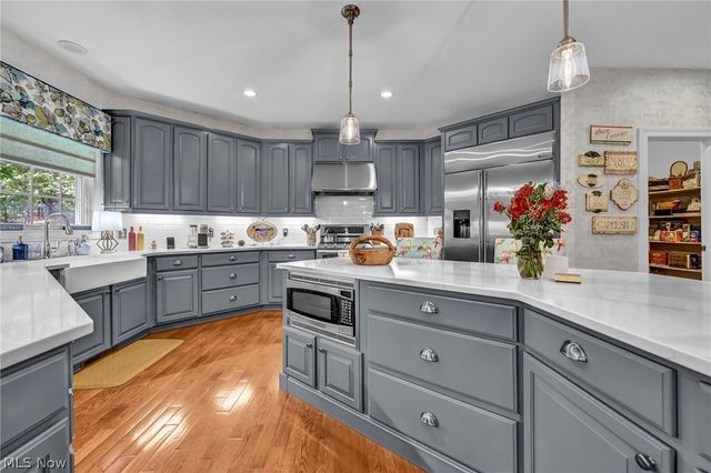 19322 Araglin Court, Strongsville, OH 44149