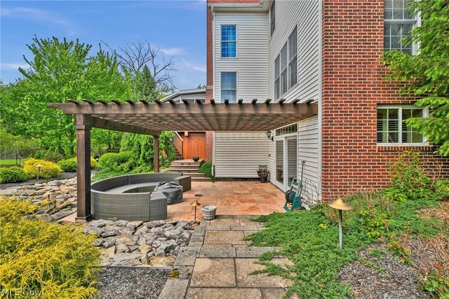 19322 Araglin Court, Strongsville, OH 44149