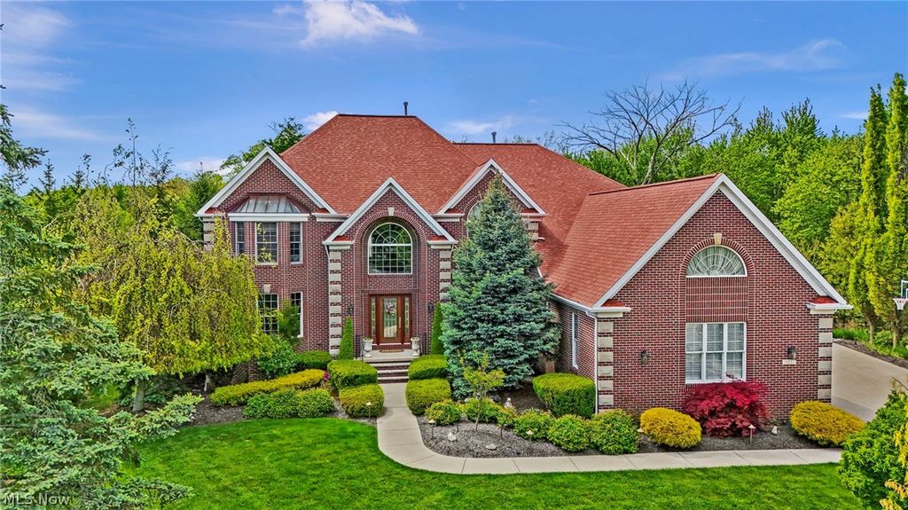 19322 Araglin Court, Strongsville, OH 44149
