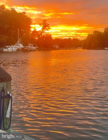 3325 CEDAR DR, Edgewater, MD 21037