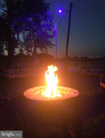 3325 CEDAR DR, Edgewater, MD 21037