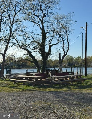 3325 CEDAR DR, Edgewater, MD 21037