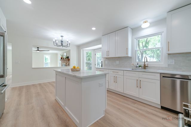 408 W Foxdale Lane, Arlington Heights, IL 60004