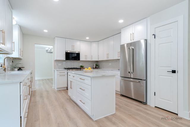408 W Foxdale Lane, Arlington Heights, IL 60004