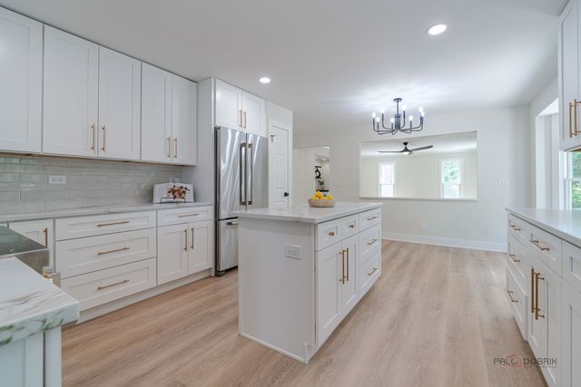 408 W Foxdale Lane, Arlington Heights, IL 60004
