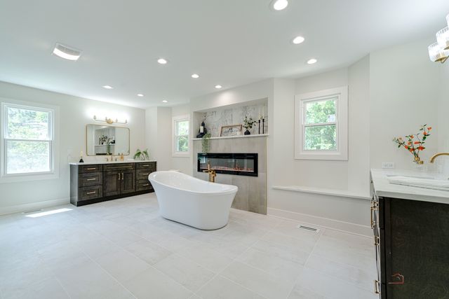 408 W Foxdale Lane, Arlington Heights, IL 60004