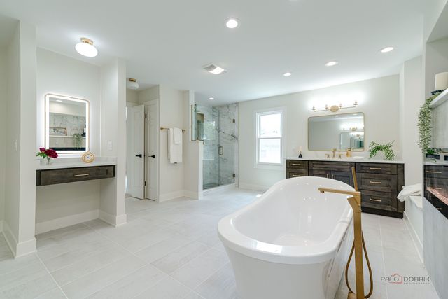408 W Foxdale Lane, Arlington Heights, IL 60004