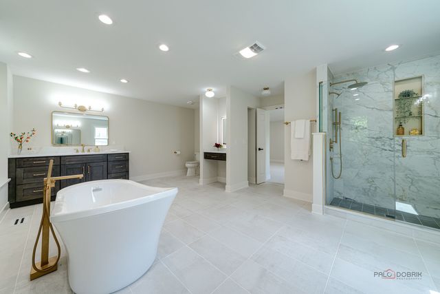 408 W Foxdale Lane, Arlington Heights, IL 60004