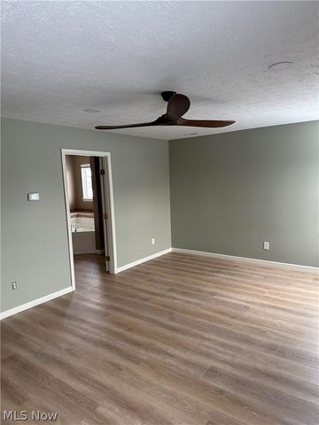82 Stonesthrow Drive, Berea, OH 44017