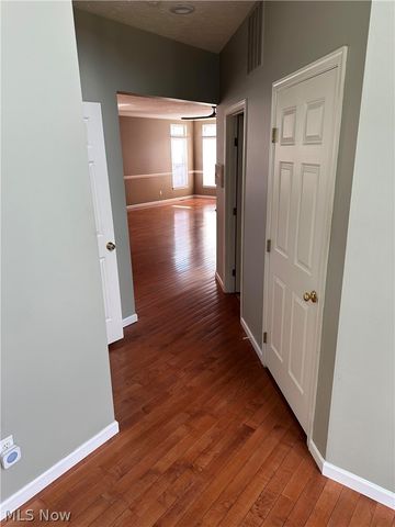 82 Stonesthrow Drive, Berea, OH 44017