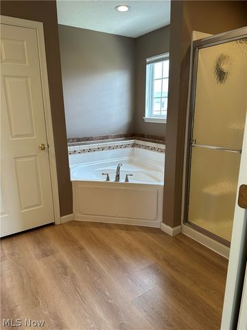 82 Stonesthrow Drive, Berea, OH 44017
