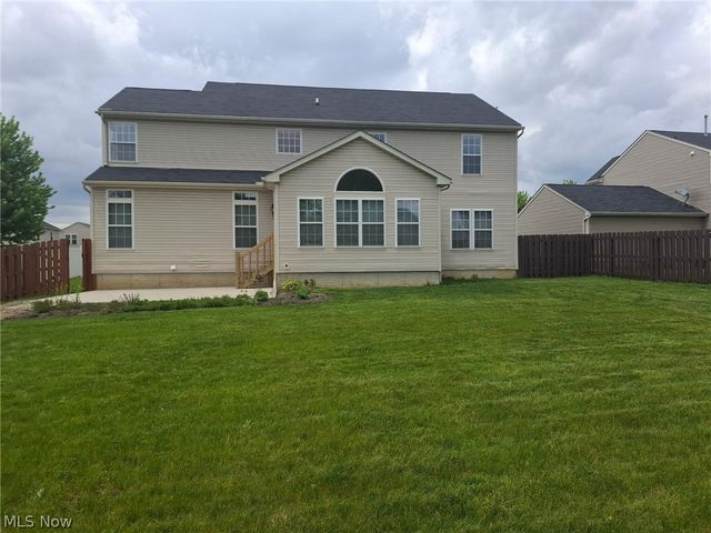 82 Stonesthrow Drive, Berea, OH 44017