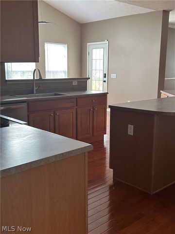 82 Stonesthrow Drive, Berea, OH 44017