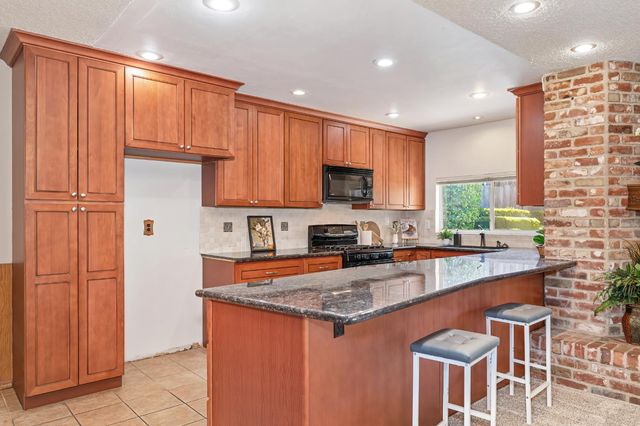 5241 Ridgegate Way, Fair Oaks, CA 95628