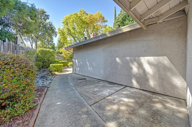5241 Ridgegate Way, Fair Oaks, CA 95628