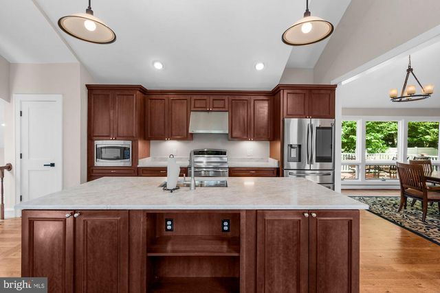1316 ALPS DR, Mclean, VA 22102