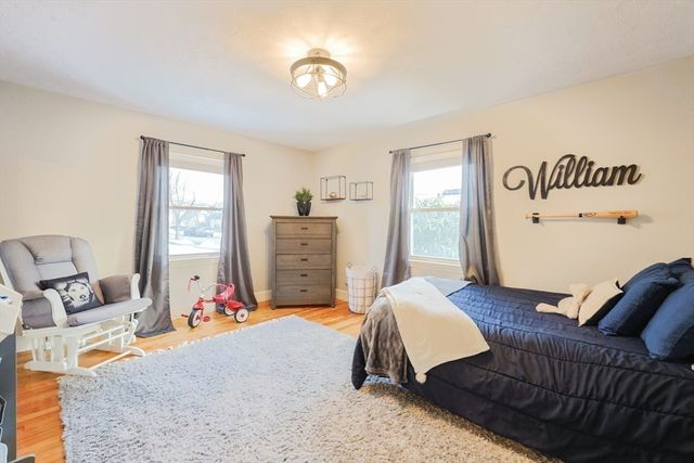 16 Sunset Dr, Peabody, MA 01960