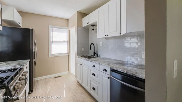 1176 Sabron Drive, East Lansing, MI 48823