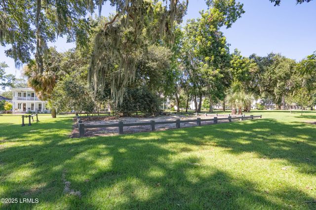 5 E Manor, Beaufort, SC 29906