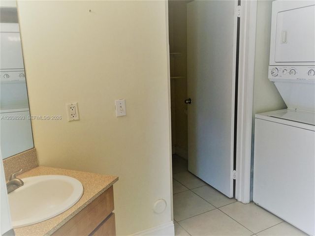 8255 SW 152nd Avenue E101, Miami, FL 33193